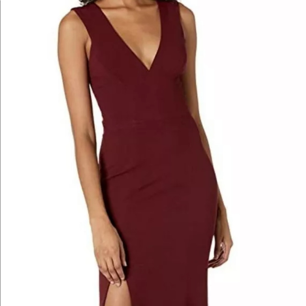 NWOT Dress The Population Sandra Plunging V-neck